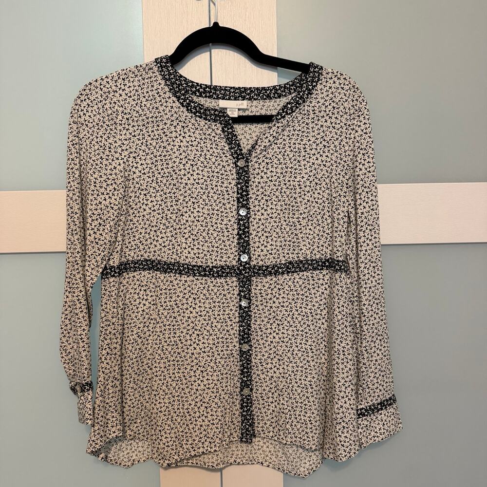 J. Jill Petite Floral Print Button Front Blouse Top XS Petite Black White Rayon